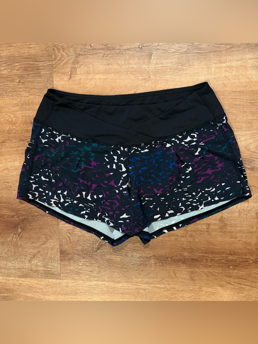 Lululemon Free Flow Short Shadow Wrap Multi / Black Z - Picture 6 of 7